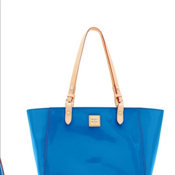 Dooney & Bourke Handbags - Dooney Bourke Janie Tote